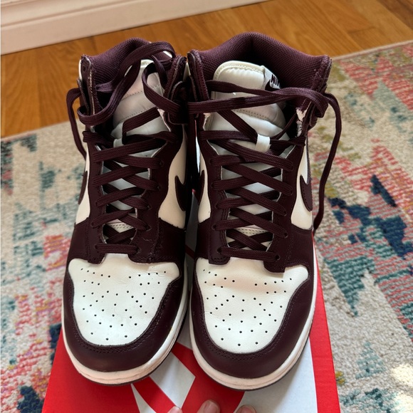 Nike Dunk Hightop Sneaker (Burgundy Crush) W7.5 - Picture 5 of 7